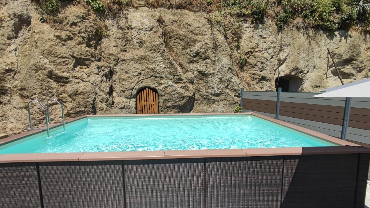 A 2 Passi Dal Lago Grotte di Castro 外观 照片